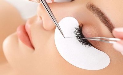 HOW TO PREVENT EYELASH EXTENSION REACTIONS